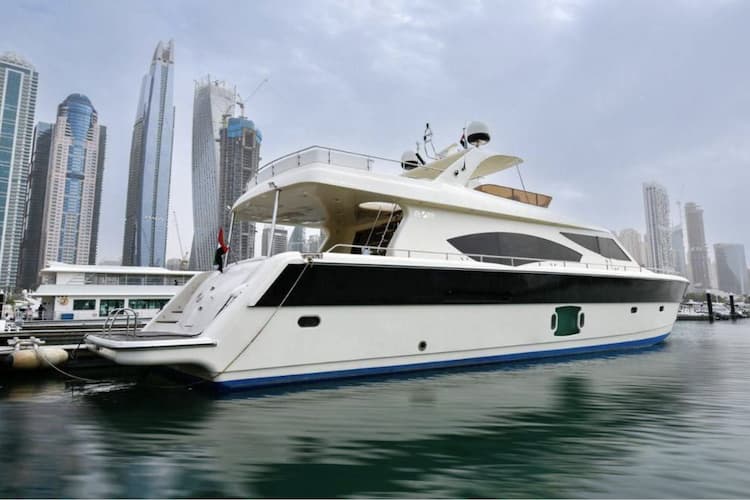 rent a yacht for a day dubai