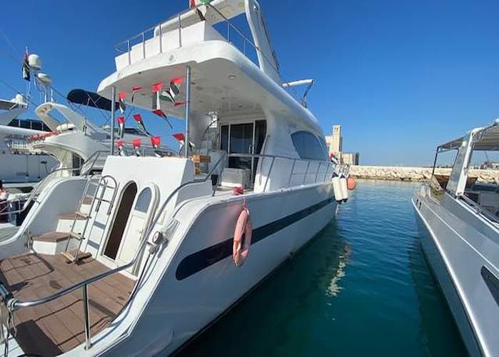 day yacht charter dubai