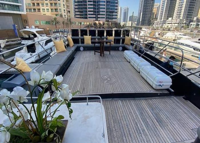 day yacht charter dubai