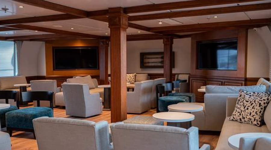 mega yacht interior, luxury mega yacht, Dubai Marina